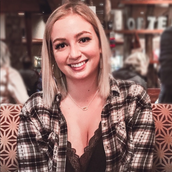 Meet your Posher, Ashtyn - Picture 3 of 3